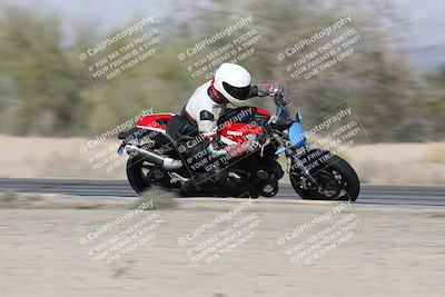 media/Dec-01-2025-Moto Forza (Mon) [[2daa91e15f]]/3-Beginner Group/Session 2 (Turn 7 Inside Pans)/